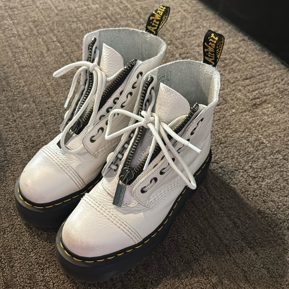 Dr marten Sinclair platform white boots size US 7 woman’s removable zipper
